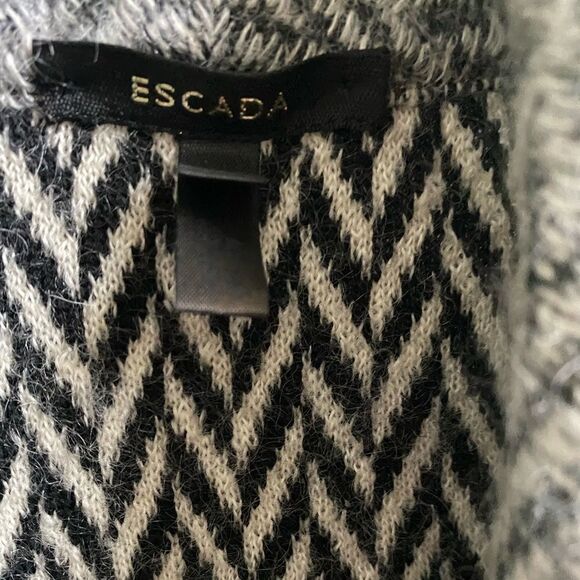 Vintage Women’s Escada Mohair Jacket | Gray Blazer with Sequin Flowers | - Picture 6 of 7